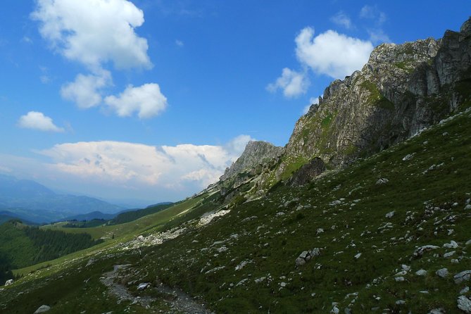 Carpathians in Romania: Bucegi Natural Park with native Spanish guide. - How the Spanish guide changes the experience on the trail