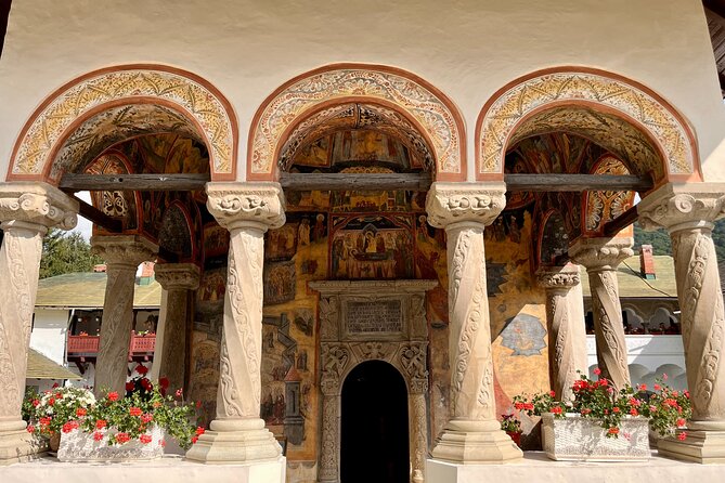 Castles Tours from Brasov - Group size and comfort: what you can expect inside the van and at the sites