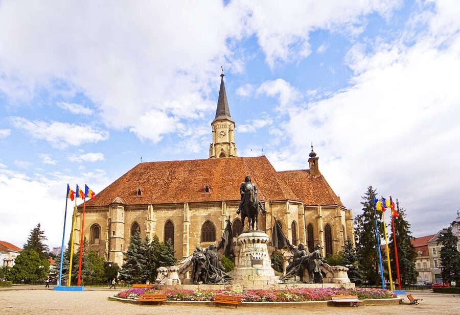 Cluj-Napoca: Turda Salt Mine & Alba Carolina Fortress Tour - Medieval lunch, in a place that helps you slow down