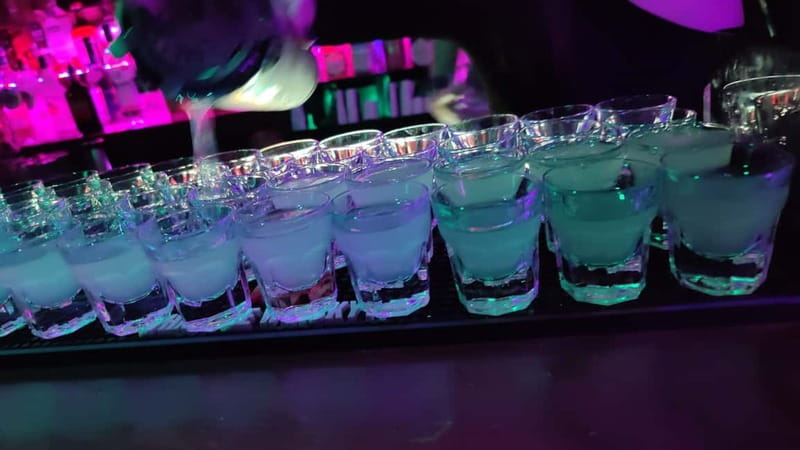 Cluj-Napoca: Weekend Pub Crawl - Meeting at Unirii Plaza: start time and where to find the group