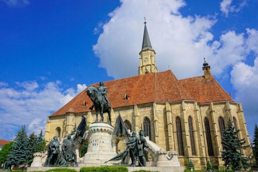 Cluj : Private Walking Tour with A Guide ( Private Tour ) - Meeting Up in Cluj-Napoca, and Getting the Day Right