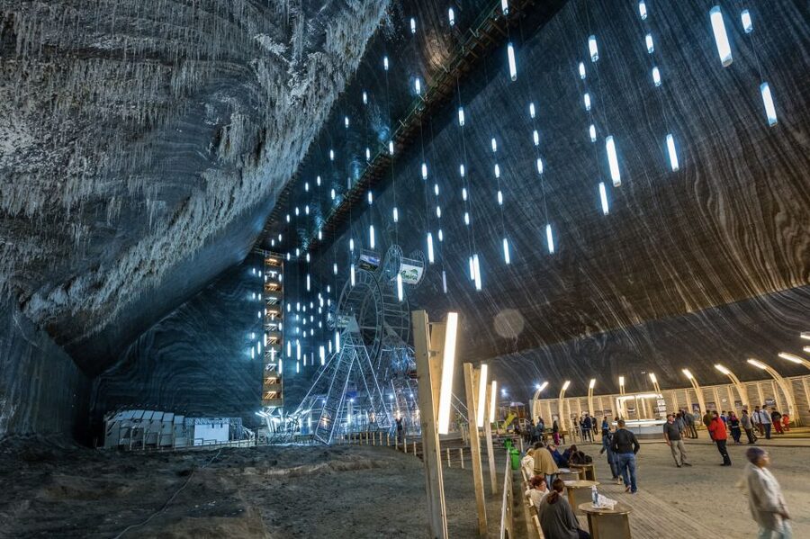 Cluj: Turda Salt Mine, Corvin Castle, Alba Carolina Tour - The pace: how much you actually get, and how to set expectations