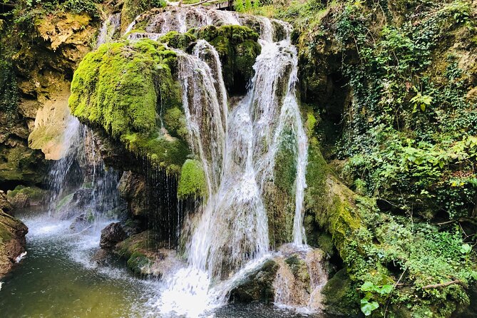 Danube Gorge & Banat Waterfalls - Pestera Ponicova cave stop: tight entry, big impact
