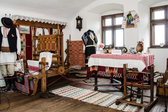 Day Trip Bear Sanctuary, Bran Castle, Rasnov Fortress from Brasov - Group size and timing: how to plan your day around it