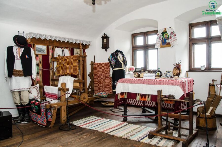 Day trip Bran Castle, Rasnov Fortress and Bear Sanctuary - Rasnov Fortress: A Well-Preserved Stronghold Plus a Legend With Real Scale