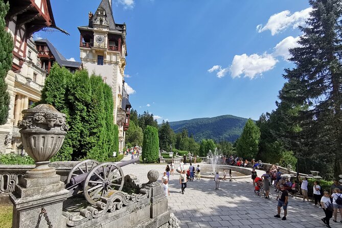 Day trip from Bucharest to Brasov, Peles & Dracula's Castle - Bran Castle, Dracula’s Castle: what you’re really buying