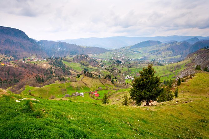 Day trip from Iasi to the UNESCO Painted Monasteries in Bucovina - Getting to the monasteries from Iași, without the stress tax