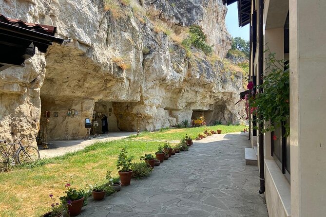 Day Trip to Bulgaria and Veliko Tarnovo from Bucharest - Weather, Road Closures, and How to Stay Flexible
