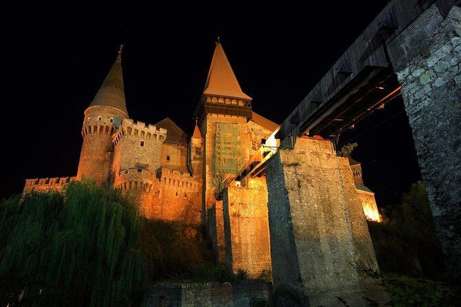 Dracula beyond the legend: 8-day private tour in Transilvania - Wallachia power stops: Târgoviște and Curtea de Argeș