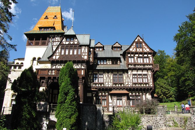 DRACULA CITY BREAK Bran Castle, Peles Castle Sinaia, Brasov City - Day 2 Bran Castle plus Brasov: avoiding ticket stress and squeezing in the right stops