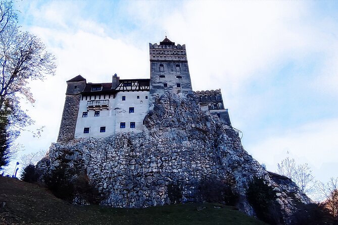 Dracula's Castle - Private Tour with Peleș Castle and Brașov city - A Dracula-Plus Day Trip: Peleș, Bran, and Brasov in One Sweep