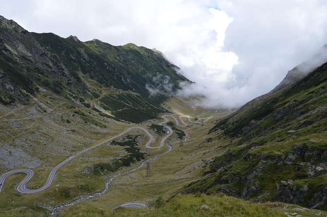 Exclusive Tour on Transfagarasan, Balea Lake, Balea and Capra Waterfalls - Cascada Bâlea: a quick waterfall stop that still pays off