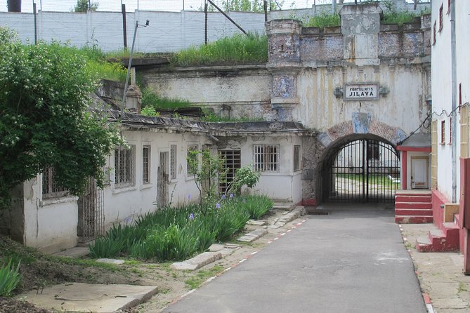 Exploring a Former Communist Prison - Piața Revoluției, Revolution Square, and the 500-year setup for what comes next
