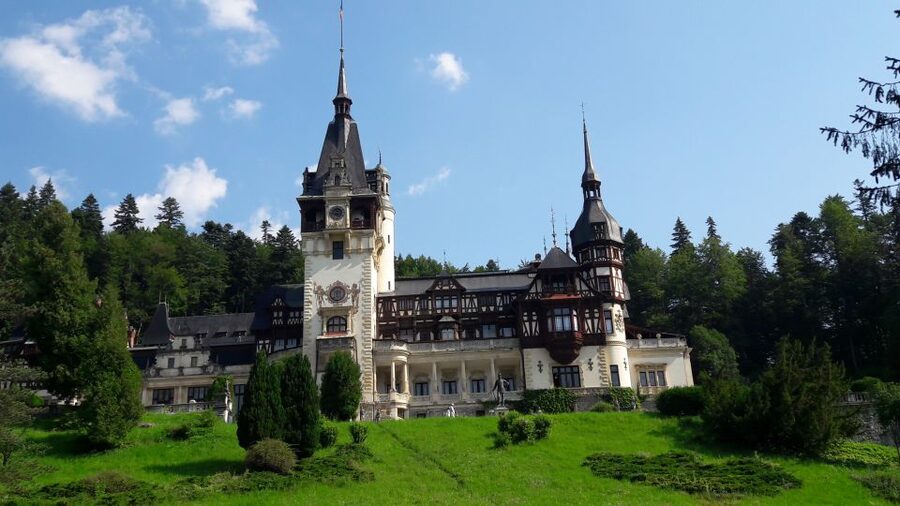 From Brasov 3 castles : Peles , Bran , Cantacuzino - Practical tips so you enjoy every castle