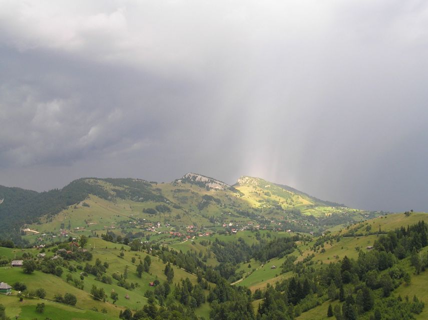 From Brasov: Romanian Mountain Villages Day Tour - Oldest Guesthouse in the National Park: Lunch With a Side of Place
