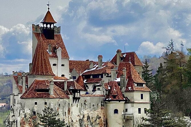 From Brasov: Small-group tour Bran, Rasnov, and Peles Castles - The Peleș Castle advantage: timed entry, palace detail, and photo-ready pacing