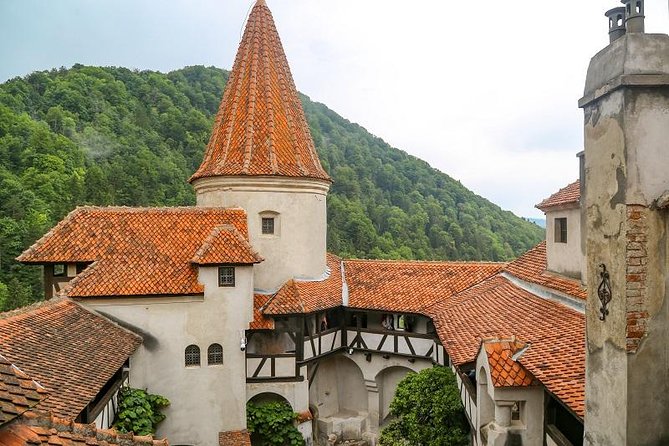 From Brasov: Small-group tour Bran, Rasnov, and Peles Castles - Râșnov Fortress: medieval defenses, views, and what happens when it is closed