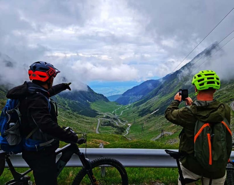 From Brasov : Transfagarasan and Balea Lake Ebike tour - E-bike to Transfagarasan and Balea Lake: the payoff is the views