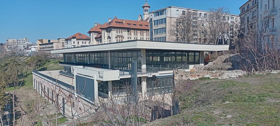 From Bucharest: Black Sea Constanța Day Tour - The Casino building: iconic seafront architecture, not an active venue