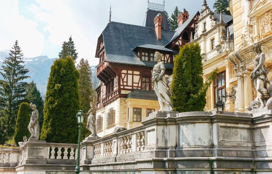 From Bucharest: Day Trip to Dracula and Peles Castle - Riding the Prahova Valley Like Part of the Experience