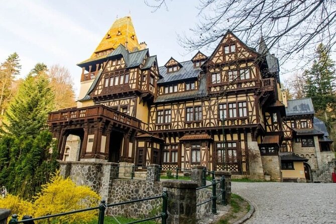 Full-Day Private Tour to Sinaia, Bran and Brasov from Bucharest - How Long Should You Plan to Walk and Rest?