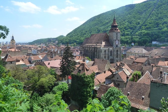 Guided visit in Spanish to the medieval center of Brasov (native Spanish guide). - Sforii Street: the narrow lane that changes your pace