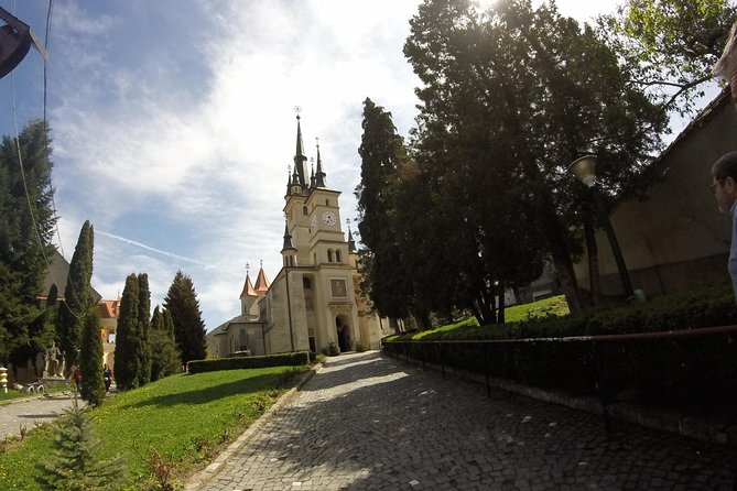 Guided visit in Spanish to the medieval center of Brasov (native Spanish guide). - Republicii Street: stitching the route together