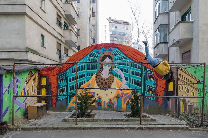 Instahood Stories - What You’re Really Buying in This Bucharest Photo Walk