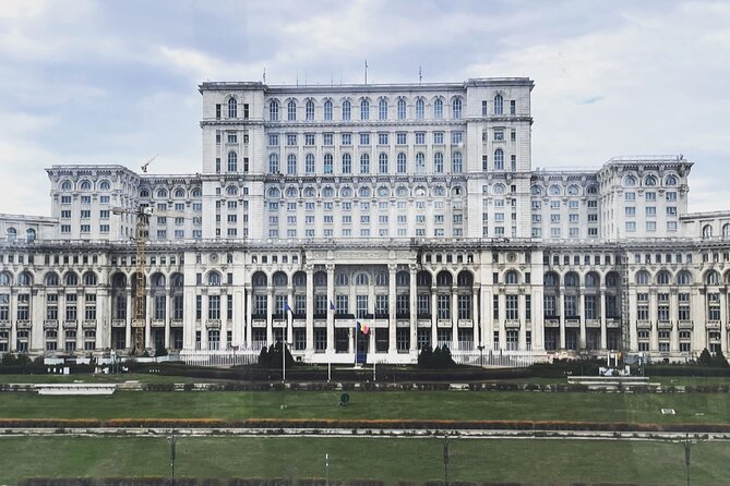 Life in Communism - Calea Victoriei, the boulevard where stories travel