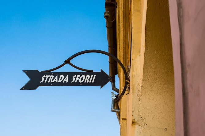Medieval Brașov: Interactive City Game & Walking Tour - How the game keeps you on track (and what that means for you)