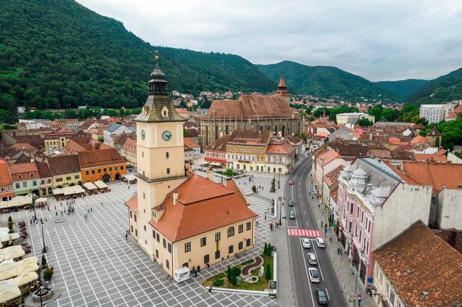 Minivan 8: Peles & Dracula's Castle and Brasov Full-Day Trip - The Lunch Question: Why This Day Can Feel Tight