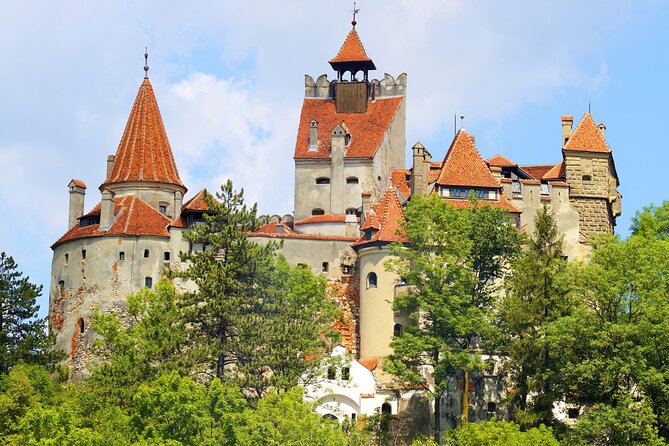 Peles Castle, Dracula Castle and Brasov old town - private tour from Bucharest - Brașov Old Town Walking Tour: Medieval Streets You Can Actually Enjoy