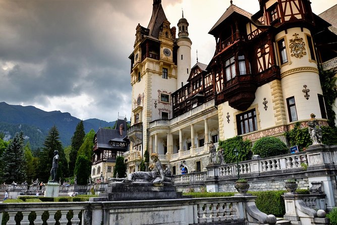Peles Castle Skip-The-Line Guided Tour - Skip-the-line entry at Peleș Castle, why it matters in Sinaia
