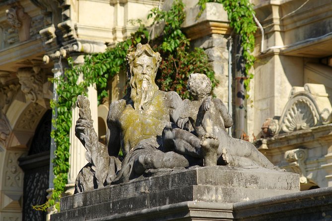 Peles Castle Skip-The-Line Guided Tour - Getting to the meeting point, and why arriving early pays off