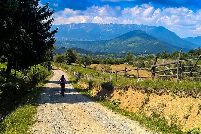 Perfect bike tour around Brasov - Meeting at Neotour Brasov and getting your bike ready