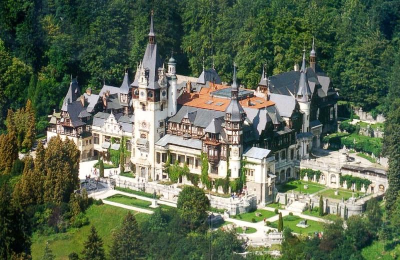 Premium Tour Bran & Peles Castle from Bucharest - Key things to know before you go