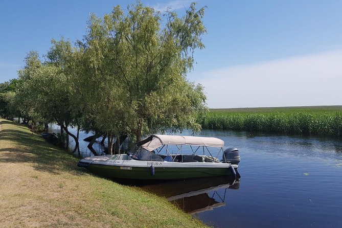 PRIVATE 4-5h speedboat tour to the village Mila23 - What a private speedboat day actually feels like