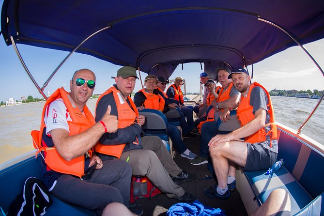 PRIVATE 4-5h speedboat tour to the village Mila23 - Having a driver who can guide you (and why that matters)