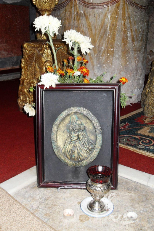 Private Tour from Bucharest to Dracula's tomb and Mogosoaia - FAQ