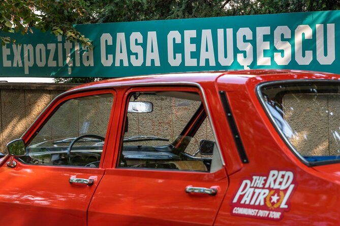 Private Tour -The Last Day of Nicolae Ceaușescu in a Romanian Car - Revolution Square and the Ceaușescu setting you can actually see