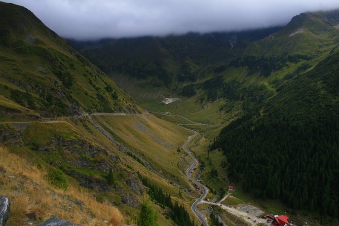 Private Transfagarasan&Balea Lake - Private logistics: pickup in an air-conditioned car, plus a 10-hour frame