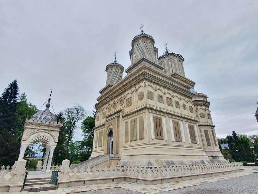 Real Dracula Princely Court and Real Dracula's Fortress - Târgoviște Royal Court and Chindia Tower: the main stage for Vlad’s world