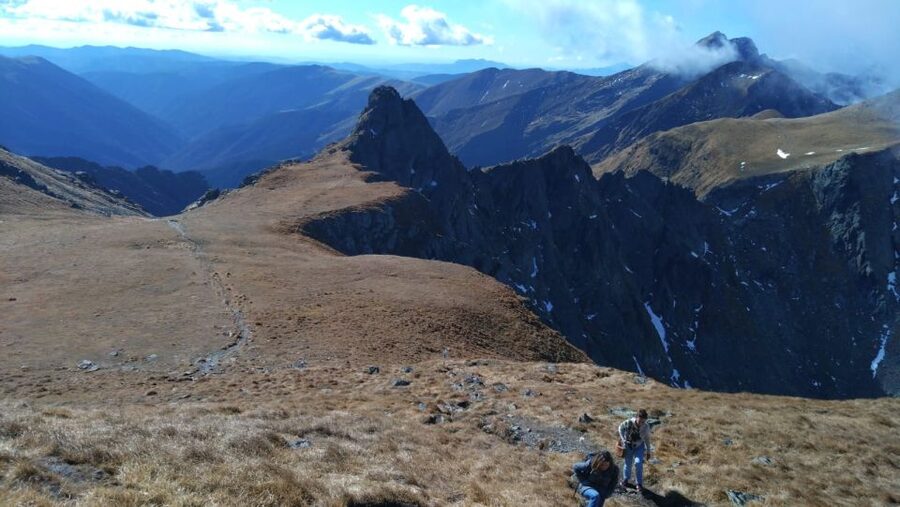 SB05 - Carpathian Heights: Hiking to Bâlea Cascada & Lake - Bâlea Glacier Lake: Your Time to Slow Down and Look Around