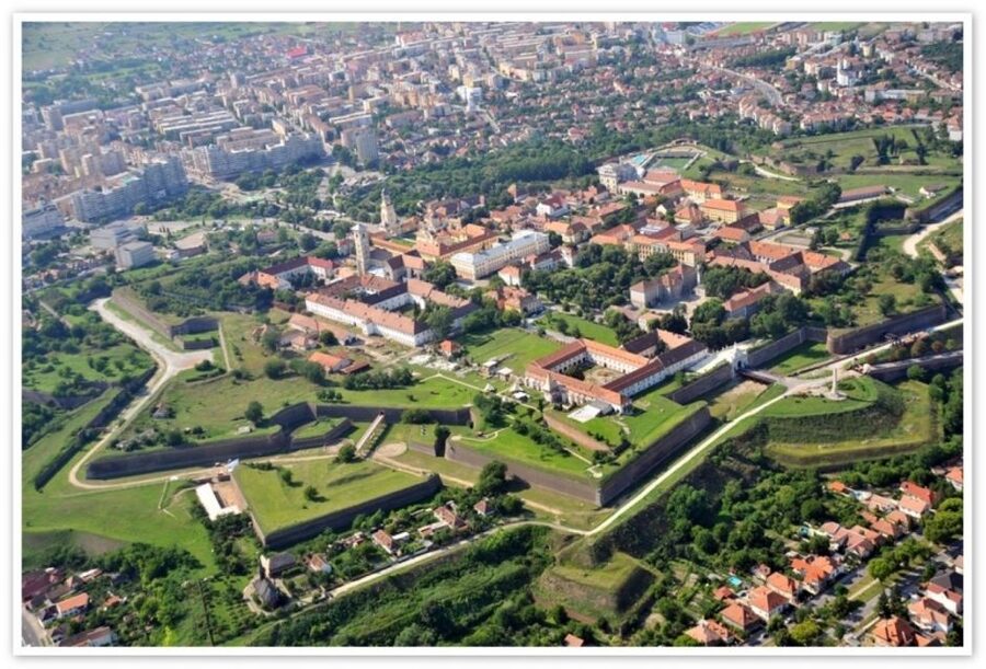 Sibiu: Alba Iulia and Corvin Castle Guided Tour - Corvin Castle in Hunedoara: gothic walls, Renaissance details, and a legend