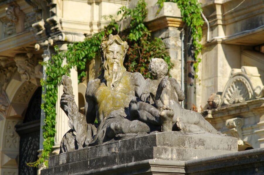 Sinaia: Peleș Castle Tour with An Expert Guide - King’s Office, Arabic Room, and Turkish Room: Where Taste and Power Meet