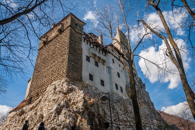 Small-Group Day Trip to Dracula's Castle, Brasov and Peles Castle - Comfort tips for winding roads and peak crowds