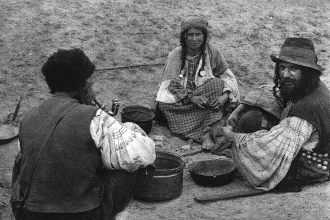 The Real Story of Gypsies - Slavery in Romania - Walking from Romana Square to Mesteshukar ButiQ in 3 hours