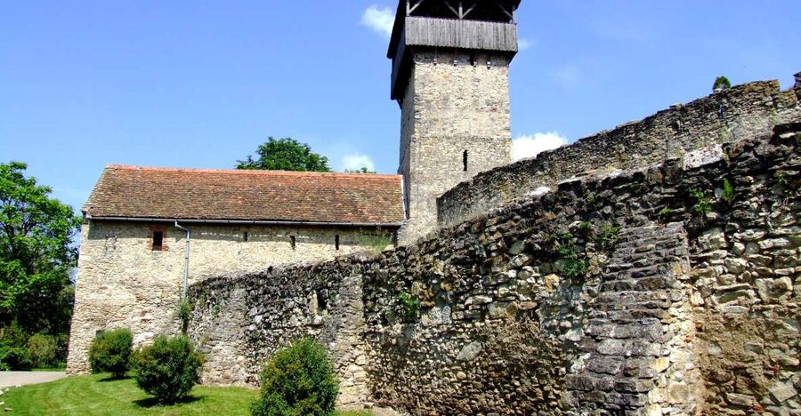 Timisoara Dream Tours: Trip to Hunedoara Castle and to Sibiu - UNESCO fortified church of Câlnic and what to look for