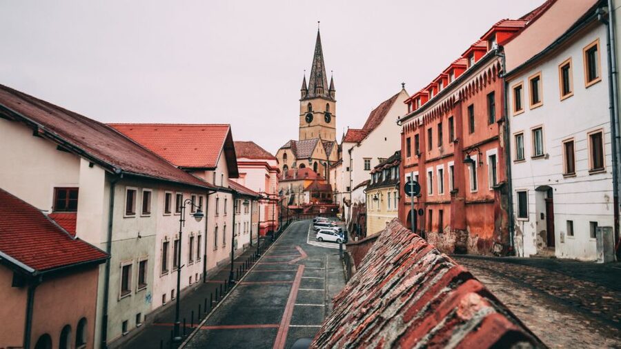Transylvania's Trail: Sibiu, Bran Castle, Brasov, Sighisoara - Bran Castle: Legendary Atmosphere, Plus Real Fortress Logic