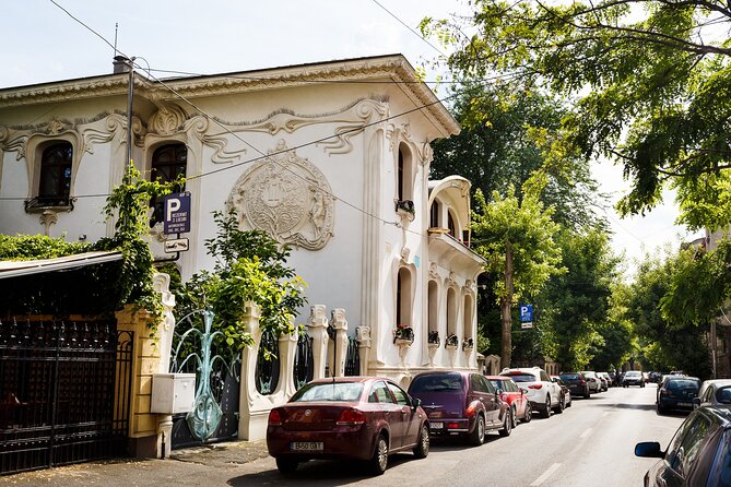 Unique Tour of Hidden Bucharest - Parcul Ion Voicu, a Belle Epoque pause with real mansion energy